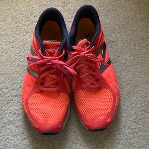 New balance fresh foam zante 2 in coral. Size 8.5